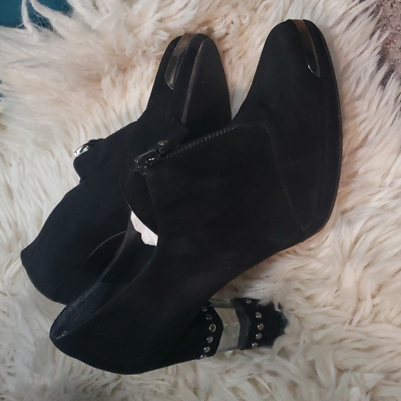 Stuart Weitzman suede leather black pointy toe 4.5" heels - Picture 3 of 9